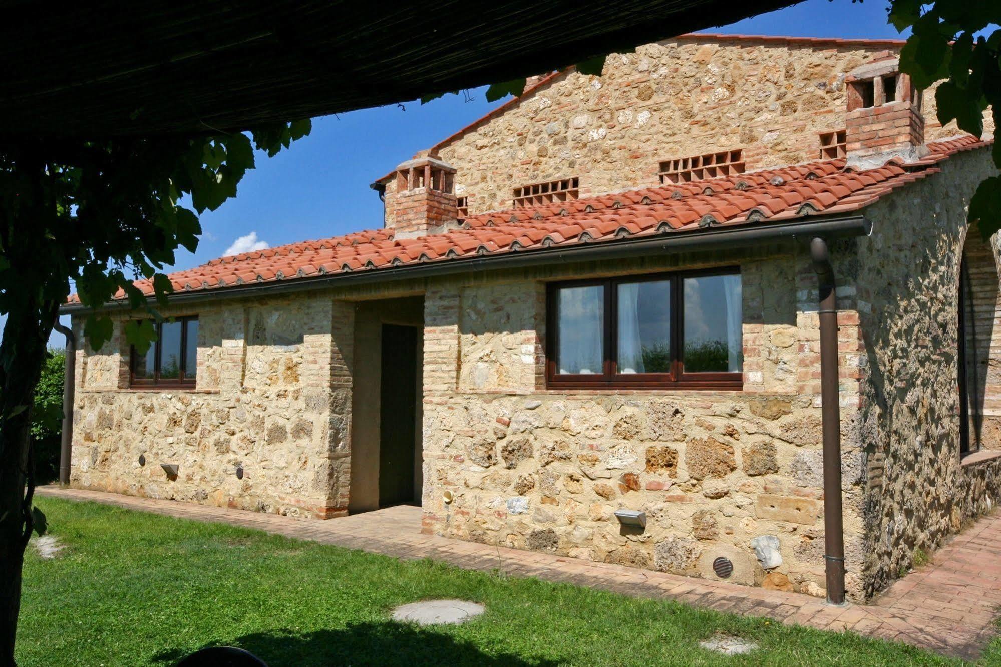 Podere Il Pino 포지본시 외부 사진